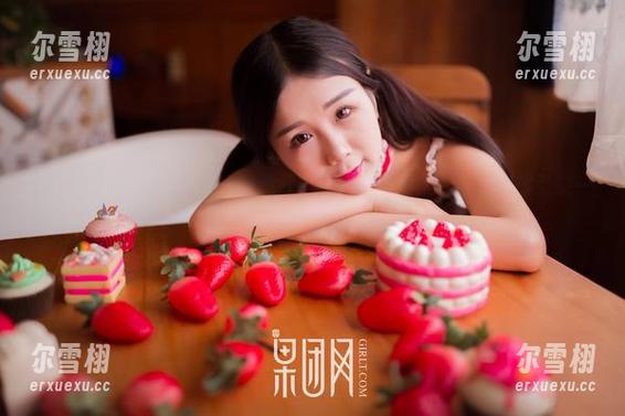 GIRLT果团网 - 通灵儿只想分享她的白丝图集，没想到却引来一群小骚动！