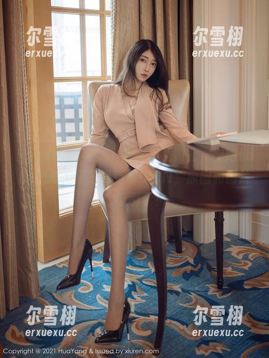 HuaYang花漾-欧阳LuLu HuaYang花漾 - 修女不过如此,欧阳LuLu把她拍得像是新潮ICON,原图和图片太吸引了!
