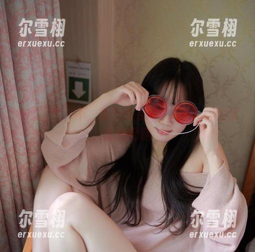 校服图片？不，我只想看MyuA(뮤아)的全套搭配啊