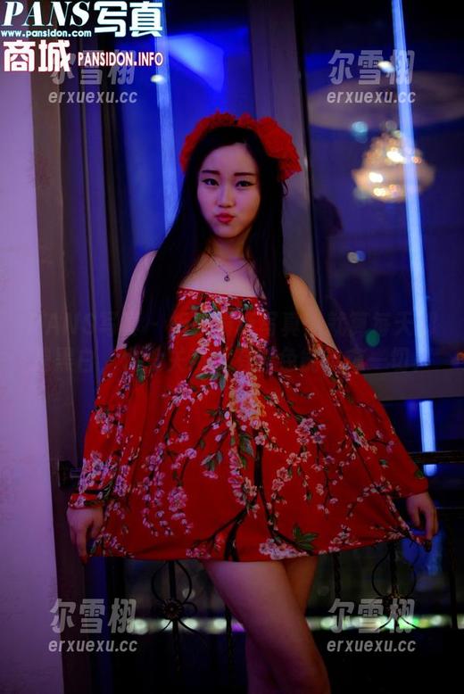 PANS写真 - 折折最新写真：就算每天都是黑白，也没关系，有粉色能治愈一切！