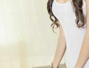 TouTiao头条女神 – 刘瑾希的黑丝，美图慢慢品味，总能令人感到某种意想不到的暧昧。