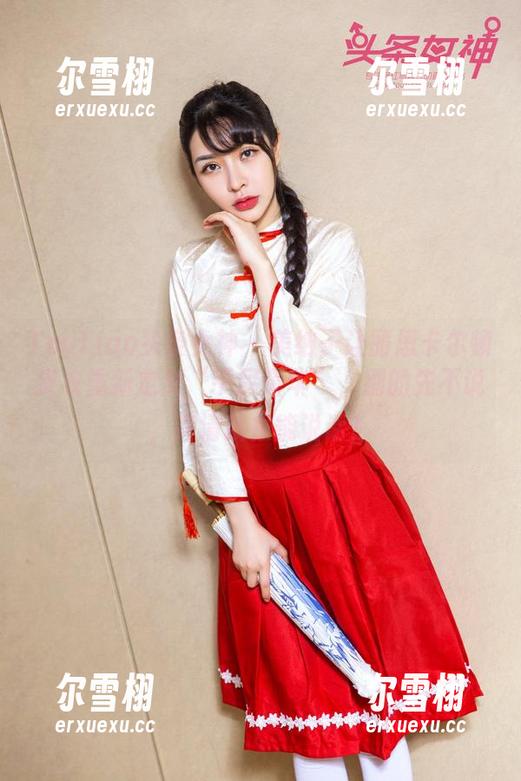 TouTiao头条女神 - 美纳子让丽思卡尔顿皮衣重新定义“平民豪华”，别的先不说，高清就很能说话！
