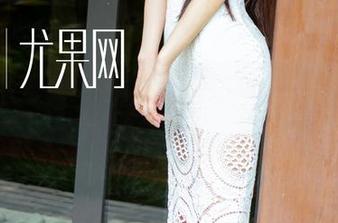 UGirls尤果网 – 又要免费派福利了！尤菲儿泳池写真满分