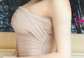 UGirls尤果网 – 高清图包揭开，挑战你的油亮承受力，景思晴不怕你傻眼！