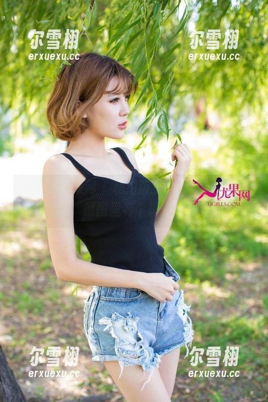 UGirls尤果网 - 私拍版王语纯，海边是个调色盘，原图里有个影子在飘浮……