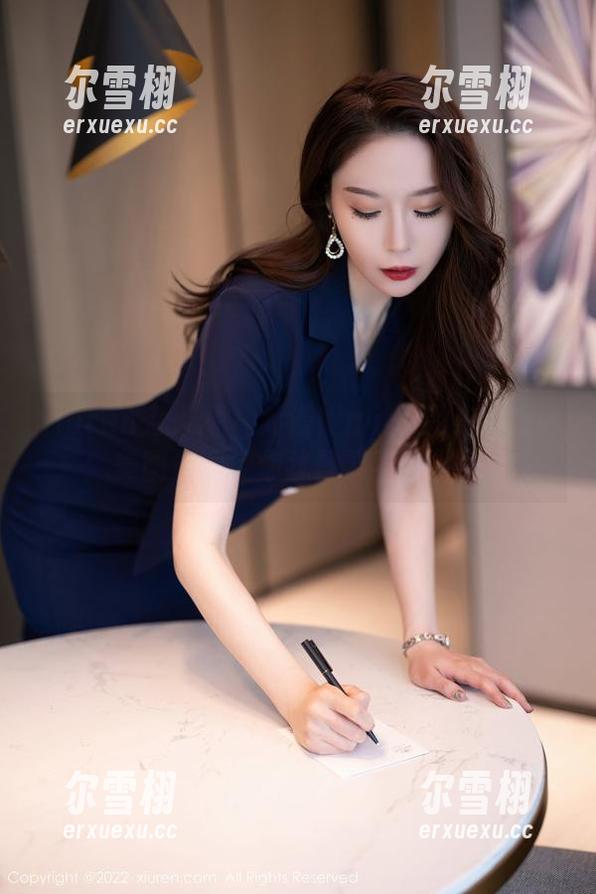 Xiuren秀人网 - 乔漫妮mina的户外探险：美图多到让你犹豫要不要下载。