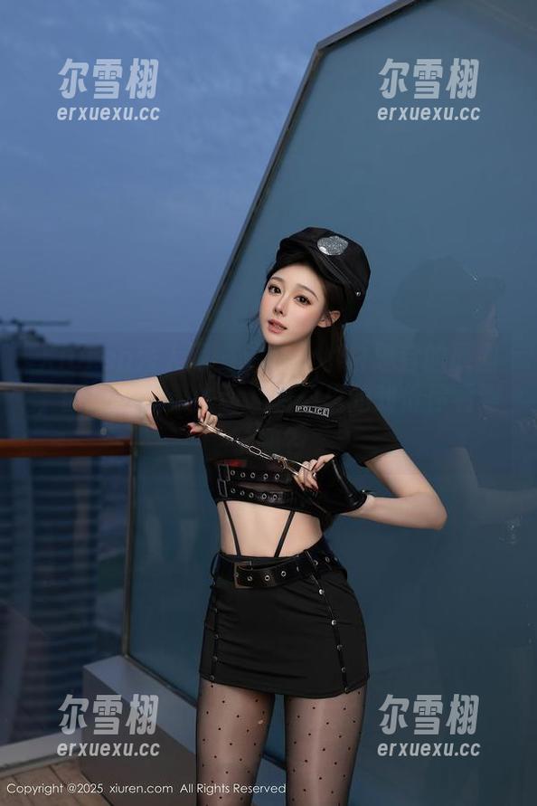 Xiuren秀人网 - 这是小小白思宜的原图，厨娘形象更生动，调料里的戏份你看到了嘛？