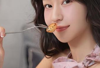Xiuren秀人网 – 随便点开小蛮妖_honey的网盘，日常怎能这么诱人？