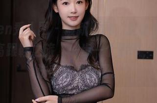 Xiuren秀人网 – 最新原图，星小兔Meetu的高跟鞋之旅，一步一个脚印，各种无法言说的回忆。