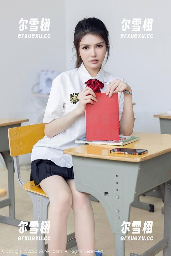 Xiuren秀人网 - 白露小猪又放大招，黑丝写真更新速来围观！