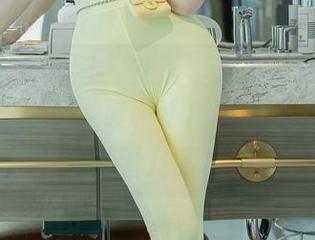 Xiuren秀人网 – 艾栗栗栗栗栗栗吖来了，女王新更新，哇，小细节让人不自觉想多看几眼。