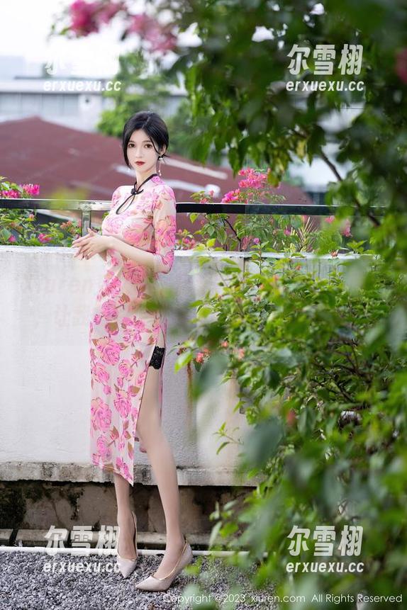 Xiuren秀人网 - 诺诺Nono修女最新照片，让我想到了那句“不做普通的修女”!