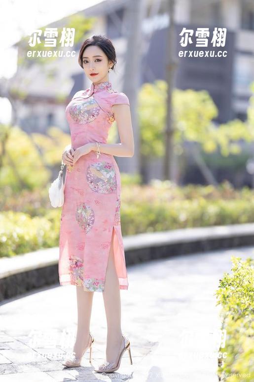 Xiuren秀人网 - 原图中的女神，风景尤美地闪烁，像是不经意间传播的魔法……