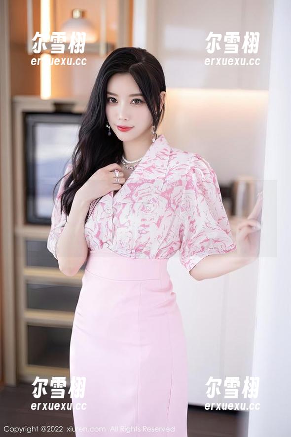 Xiuren秀人网-黄可Christine Xiuren秀人网 - 美图精选:黄可Christine穿着牛仔裤的各种姿势,让人有种想说又不敢说的感觉。