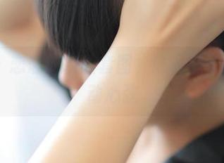 rosi – 恋恋的灰丝套图，谁说袜子不能撩动心弦