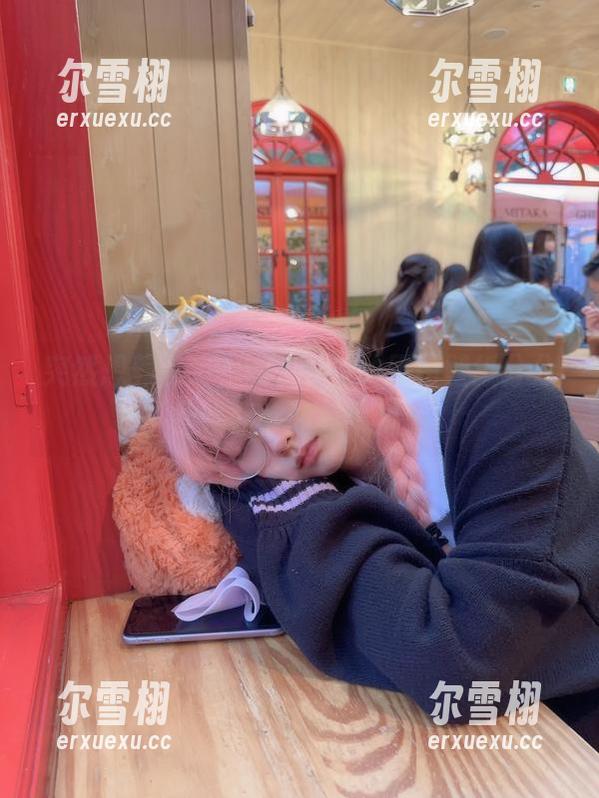 wendydydydy_酱油 突然想养奶牛?Wendy的原图壁纸分分钟唤起你的养牛梦!