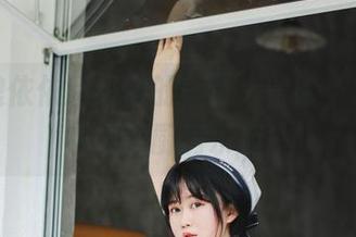 小厨娘依依超级懒的美食大冒险，精选图包展现厨房乐趣！