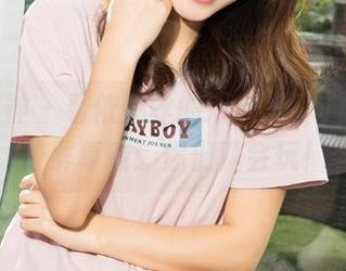 克拉女神 – 看依娜丝的双人写真，好想对着屏幕喊：你们真会玩！