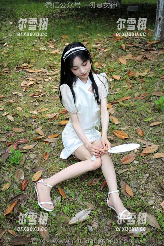 初夏女神 - 依依的邻家女孩美图，别犹豫了，直接下载尝鲜吧！