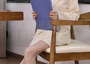 初夏女神 – 双双的审美冒险：网盘中的棉袜写真别样“袜”型