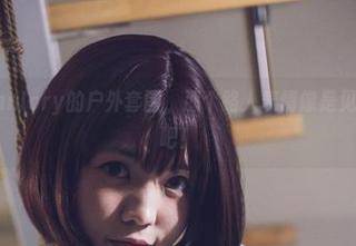 啊日日_Ganlory的户外套图，那个路人表情像是见到外星人了吧！