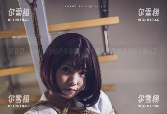 啊日日_Ganlory 啊日日_Ganlory的户外套图,那个路人表情像是见到外星人了吧!