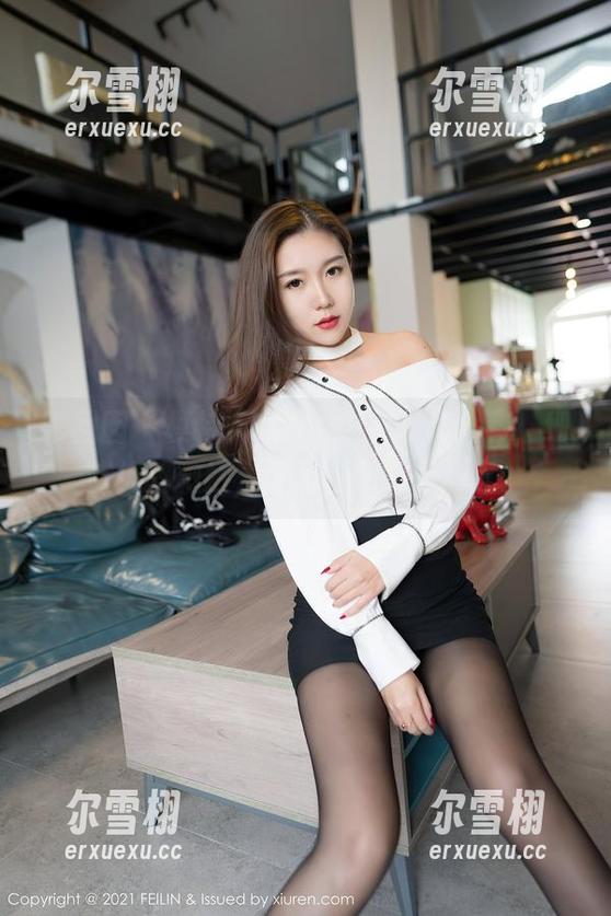 嗲囡囡-模特YOYO 嗲囡囡 - 模特YOYO的少女写真全套,细节处的微妙,像是打翻的调色盘。
