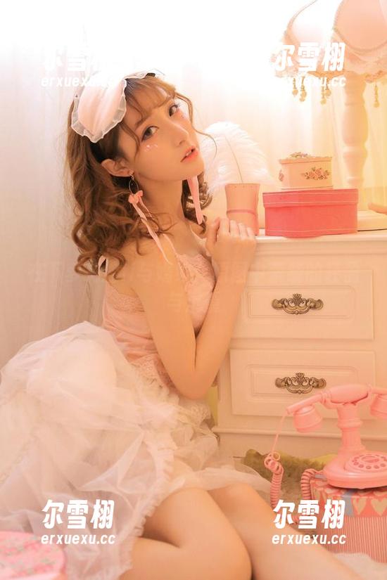 在下萝莉控ii 在下萝莉控ii与婚纱:原图中萦绕的轻盈与沉重