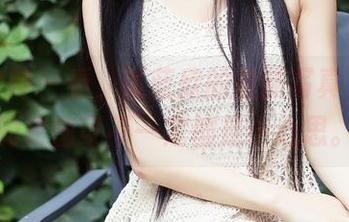 头条女神 – 看，张蓝欣的最新写真，里面的秘密可不一定都是小心思。