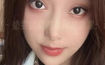 微密圈 – 奶雯舔屏必备网袜合集：让我多看一会！