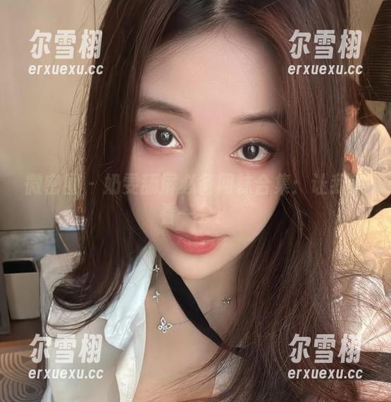 微密圈 - 奶雯舔屏必备网袜合集：让我多看一会！