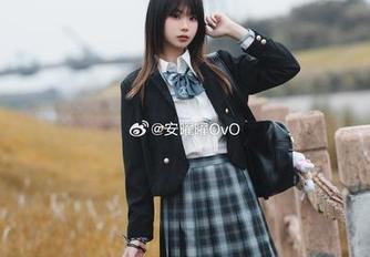 瞧，安曜曜的连衣裙合集比我的想象力还丰富，真该给她点掌声！