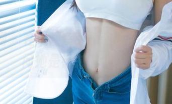 尤果网 – 在线观察张栩菲的空姐图集，想问她是针对哪个航班？