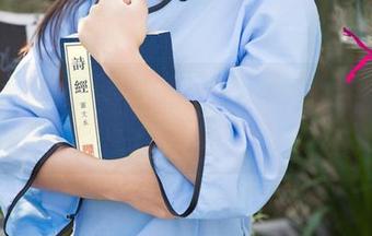 尤果网 – 水下摄影，你见过吗？张美荧泳池原图合集火热发售！