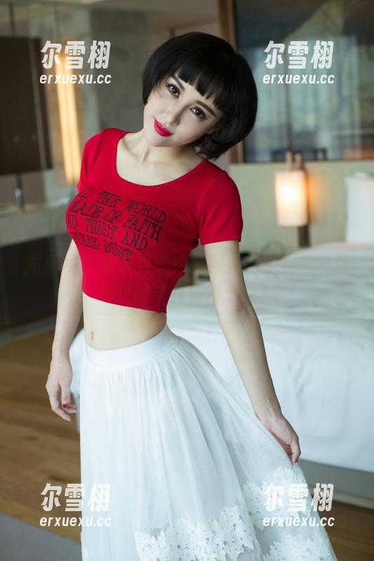 尤果网-张辛苑 尤果网 - 从未见过如此撩人的学姐——张辛苑的写真值得一瞧!
