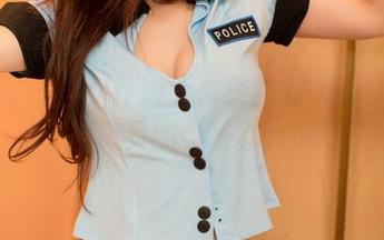 尤果网 – 当女仆遇上传统的乱入——李思宁与玩具的“写真大战”