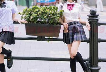 尤蜜荟 – 在线写真，周妍希姐姐的撩人技巧：一跺脚，春暖花开！