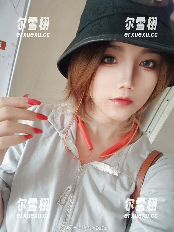 巴鲁巴鲁BaRu 渡过巴鲁巴鲁BaRu的吊带写真,发现了一些存在主义的问题,但不如先看图!