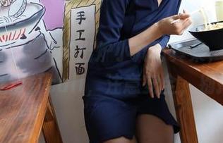 异思趣向 – 新鲜出炉小九写真集，高叉长裙为腿部打call，注意安全，别摔倒！