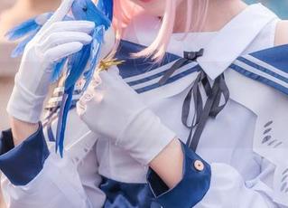 洛天依出演快乐制造机，弥音音ww的写真图册好玩得要命！