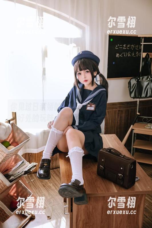 日奈娇 你见过日奈娇的美图吗?柴郡猫泳装恰到好处的玩味,真的会让人心生羡慕。