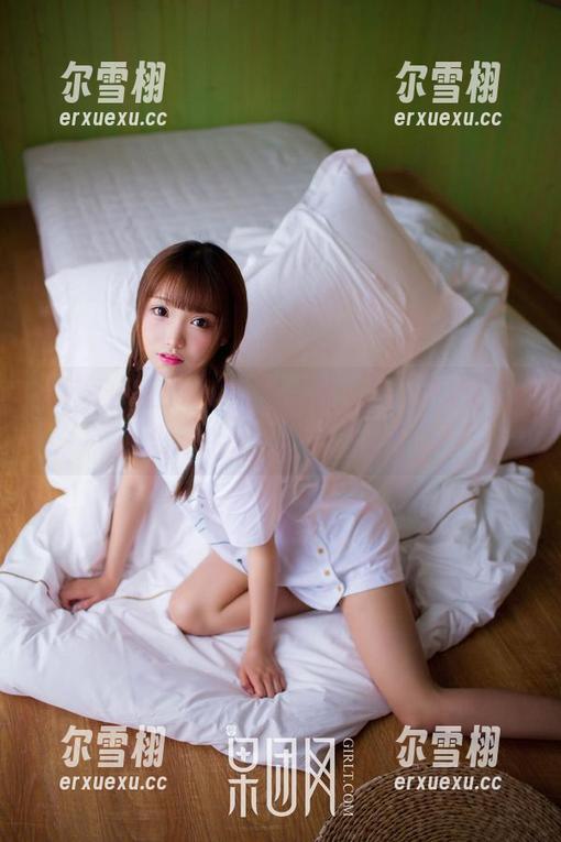 果团网 - 别眨眼！周妍希水手服图包，童话里的小公主转职成船员？