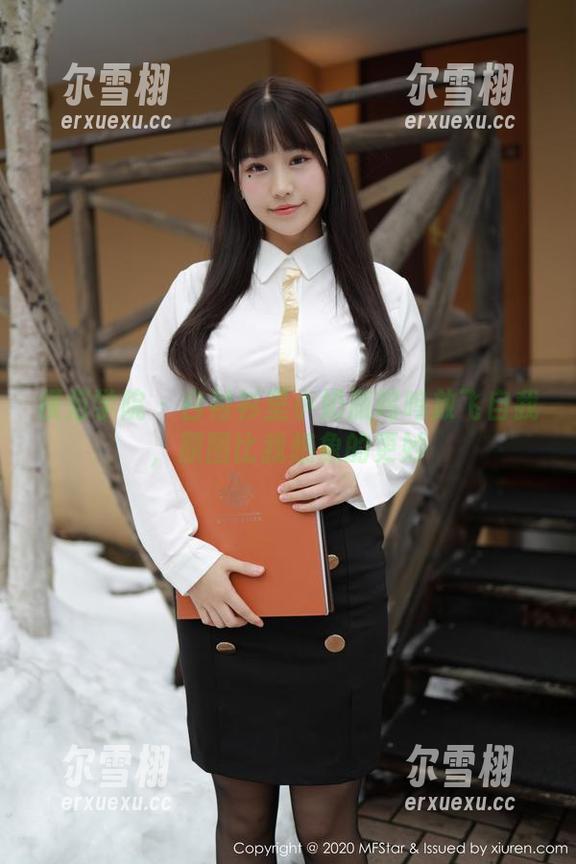 模范学院-小奶瓶呜呜 模范学院 - 白衬衫里小奶瓶呜呜放飞自我,原图比我想象的更妙