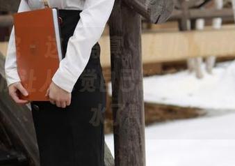 模范学院 – 这组写真，果儿Victoria的油亮程度让人顿觉自己缺乏滋润，快去补水了！
