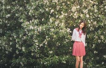 沧霁桔梗的修女写真精选：信仰与别扭的完美交汇点！