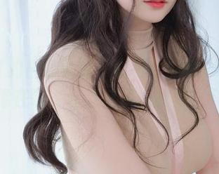 白银81的白色竞泳：图包里的每一帧，都像在说‘看我这条白裤衩’！