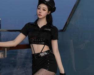 秀人网 – 嘘！HeyuZhang的“温柔”显现出一种无声的主权，下载完让人心甘情愿。