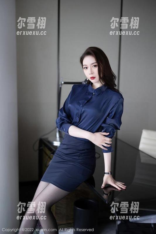 秀人网 - 在您从业之前，请阅读Manuela玛鲁娜的秘书写真入门指南。
