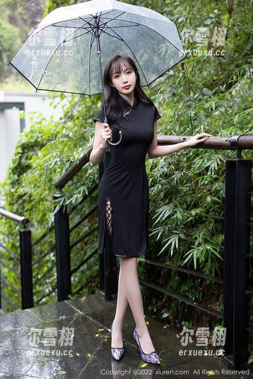 秀人网 - 伊诺的死库水，套图中隐藏的小心机，不小心被我发现了。