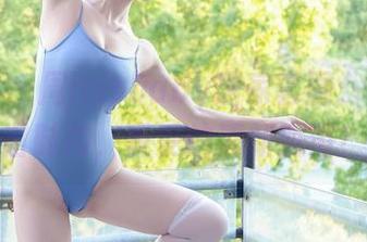 秀人网 – 周jojobaby居家套图：家里依旧时尚，妥妥的清新脱俗！